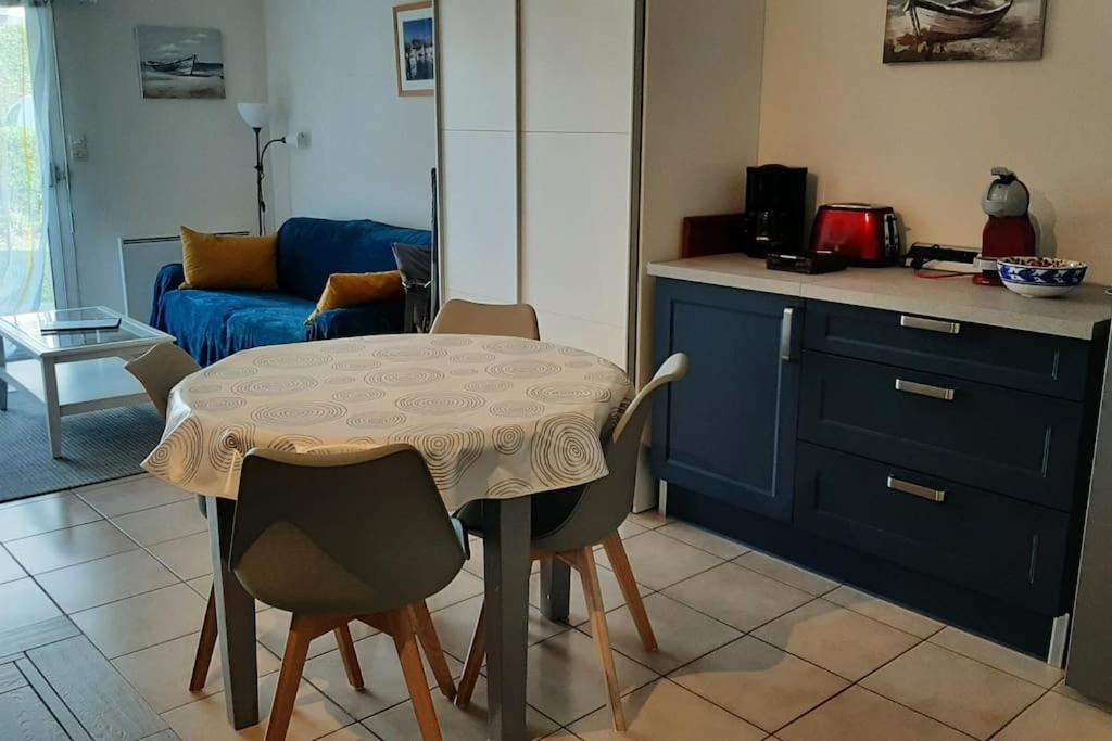Hyper Centre De Sarzeau, Grand Appartement Au Calme Avec Jardinet Kültér fotó