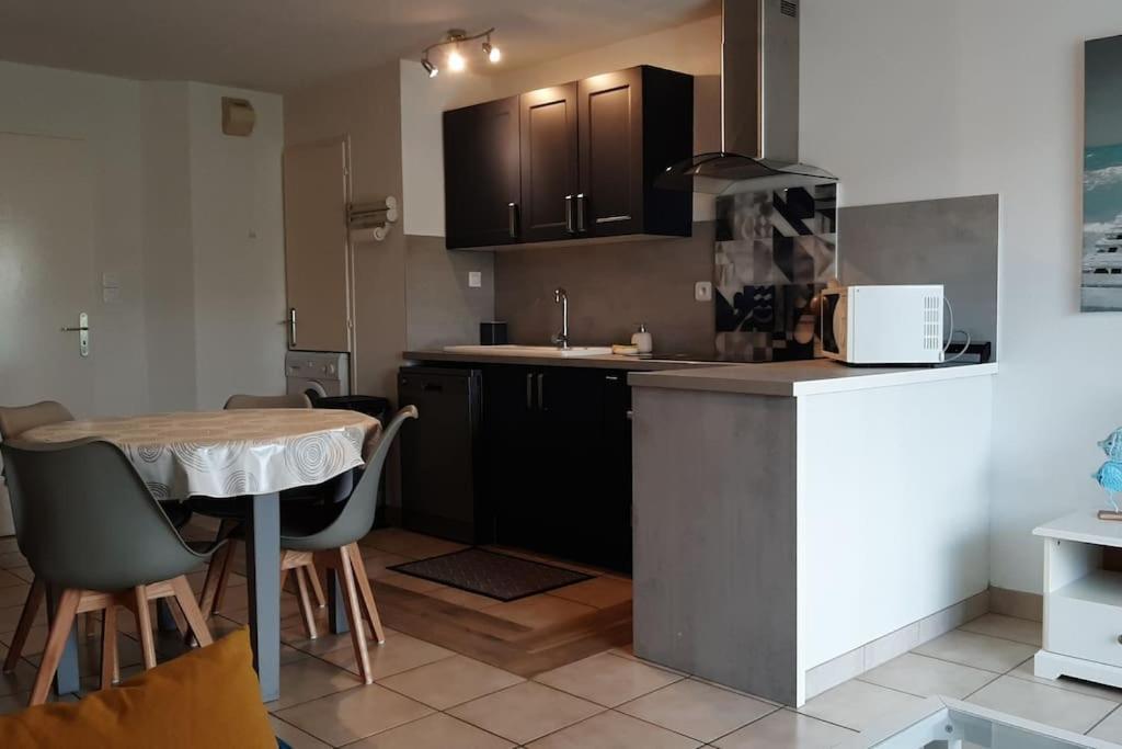 Hyper Centre De Sarzeau, Grand Appartement Au Calme Avec Jardinet Kültér fotó